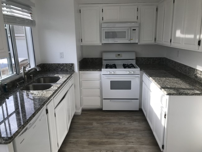 kitchen - 227 W Palm Ave