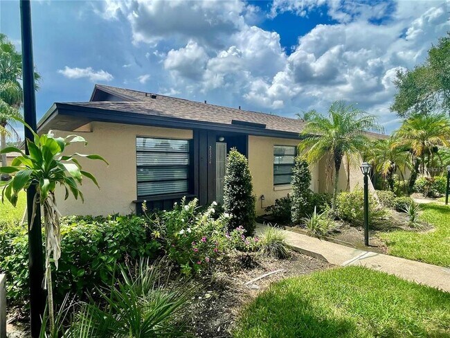 Building Photo - 2334 Bahamas Ct