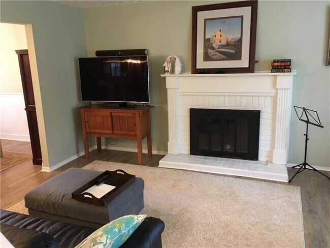 Building Photo - 10390 Rillridge Ct