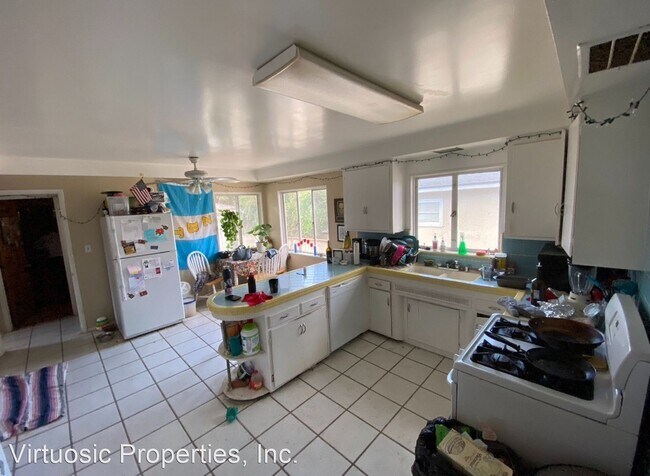Building Photo - 5026-5026 Rockford Dr
