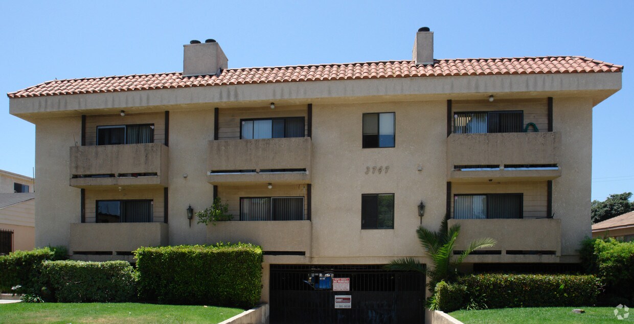 Primary Photo - 3747 Kelton Ave