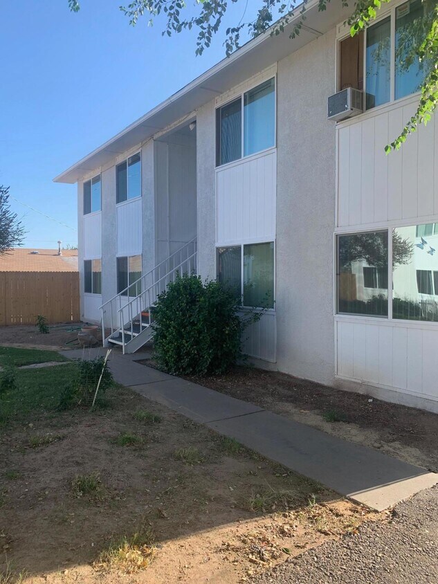 Primary Photo - 250 Village Dr