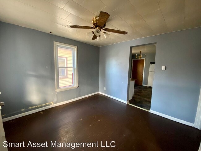 Building Photo - 1336 S 63rd St
