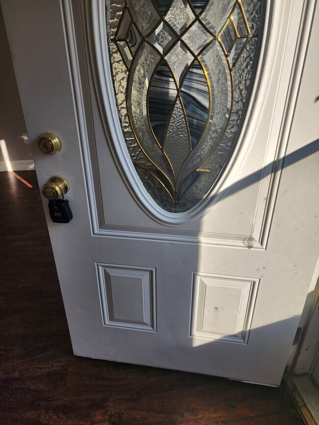 Foto del edificio - 8619 Republic Ave