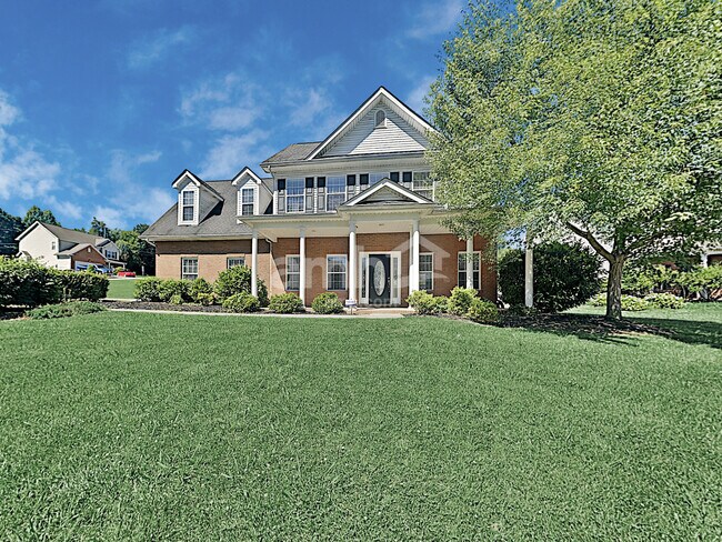 Picture of Cedar Crest North Knoxville Luxury Apartments for Rent - 3 Rentals ...