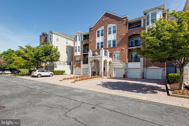 Building Photo - 5900 Great Star Dr