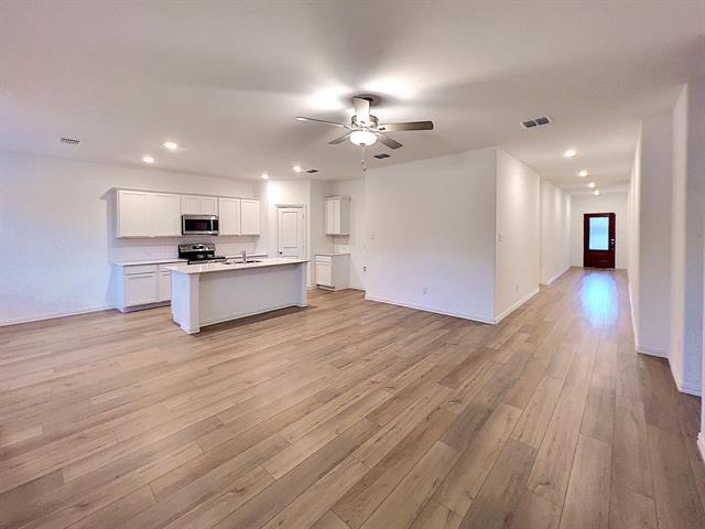 Building Photo - 276 Jenkinson Dr