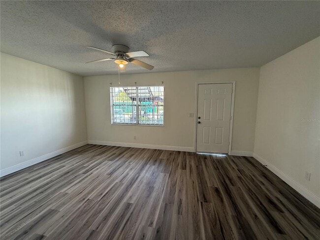 Building Photo - 9209 Tudor Dr