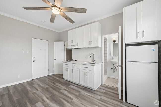 Studio, 1BA - 225SF - Living Space - Hollywood Melrose Apartments