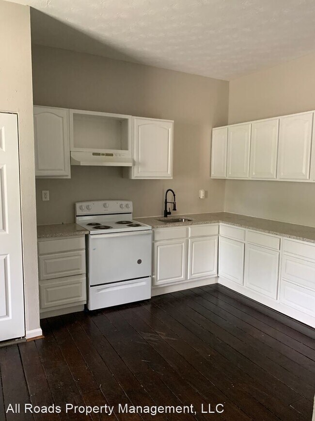 Building Photo - 3 br, 1 bath House - 928 8th Ave