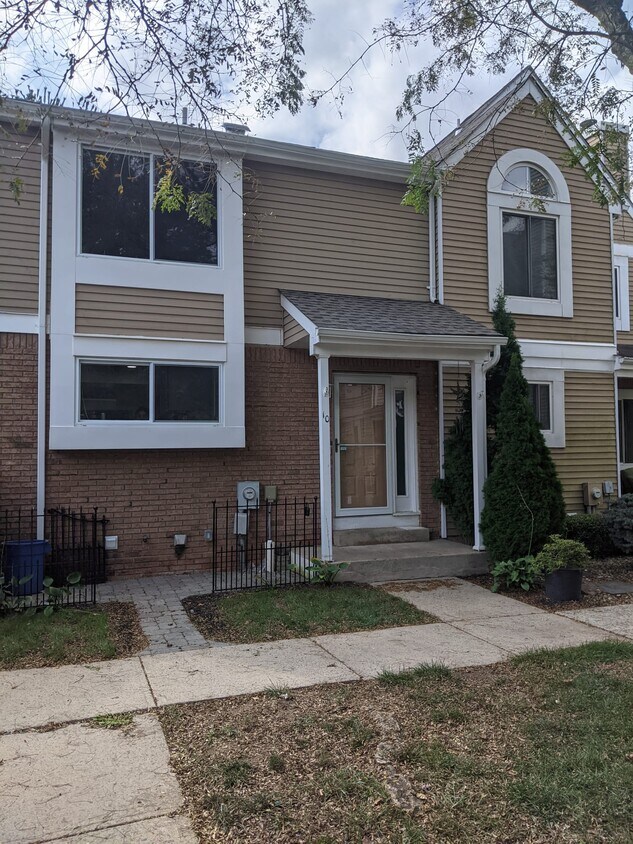 10 Bradovra Ct, Hillsborough, NJ 08844 Townhome Rentals in Hillsborough NJ