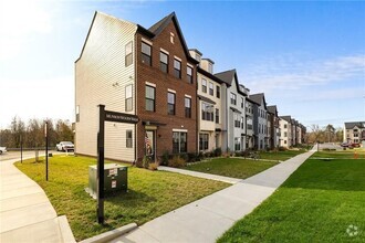 Building Photo - 515 Munson Woods Walk