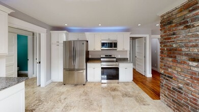 Building Photo - 1702 Highland Ave