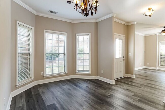 Foto del edificio - 436 Highland Cove Dr