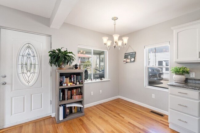 Foto del edificio - 123 Lakeview Ave