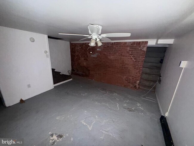 Foto del edificio - 600 E Girard Ave