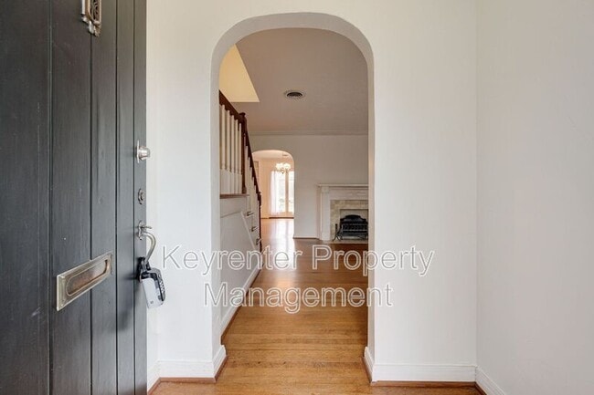 Building Photo - 612 NW 37th St