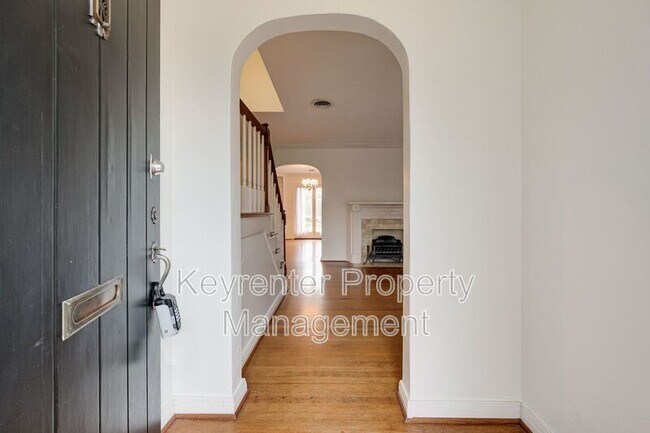 Foto del edificio - 612 NW 37th St