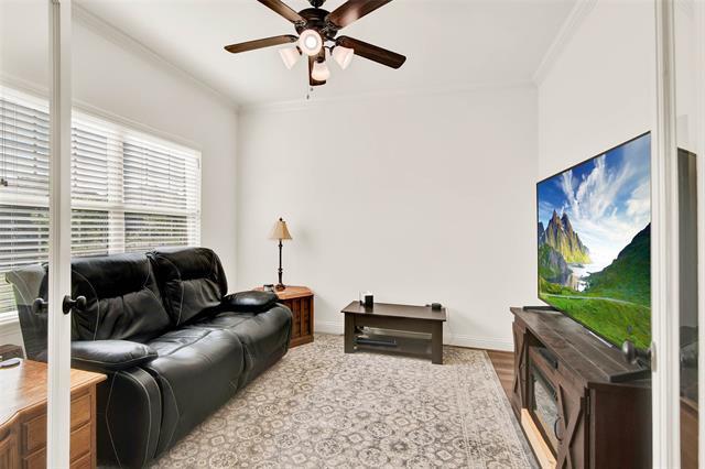 Foto del edificio - 7839 Ashwood Dr