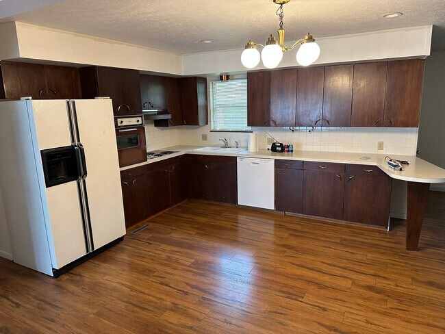 Foto del edificio - 3 Bed 2 Bath Springfield, MO