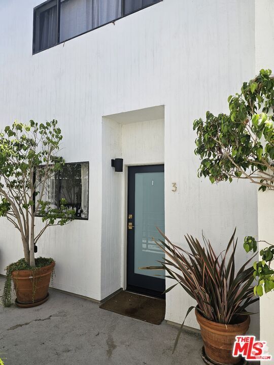 Building Photo - 2500 Abbot Kinney Blvd