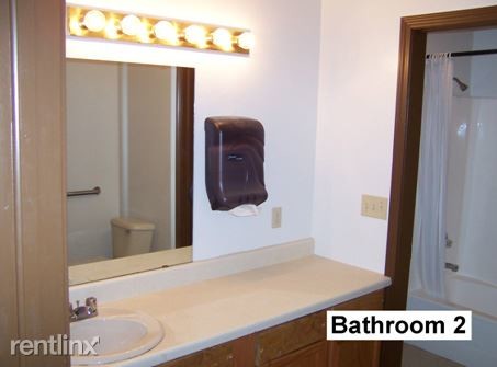 Foto del edificio - 6 br, 3 bath House - 950 N Davis Ave