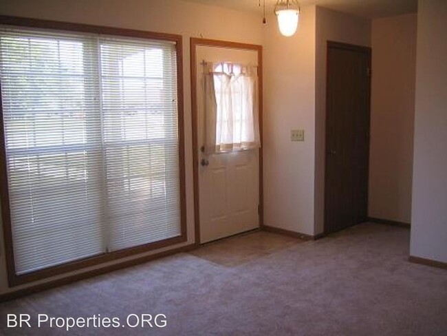 Building Photo - 3 br, 2.5 bath Apartment - 6315 - 52nd Street