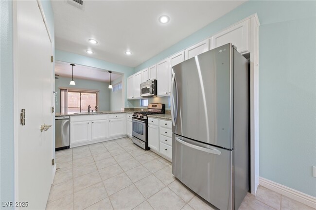 Foto del edificio - 1805 Joy Grove Ave