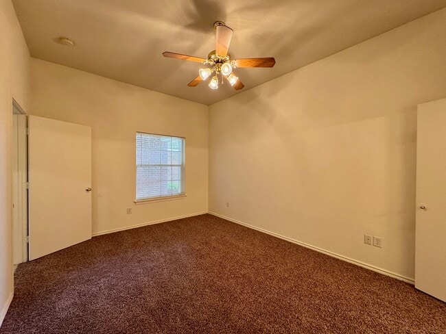 Building Photo - Duplex