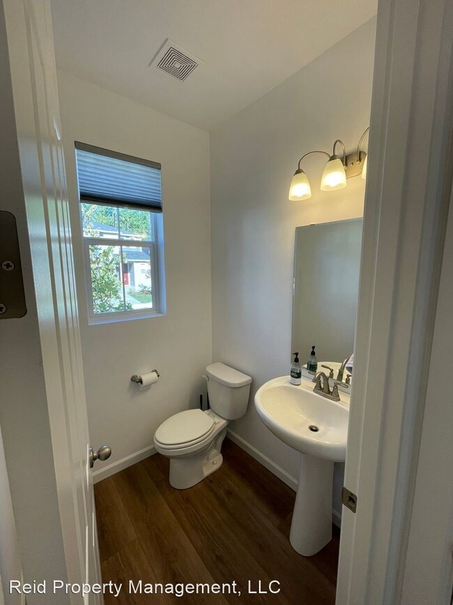 Building Photo - 4 br, 3.5 bath House - 10212 Ramble Drive NW