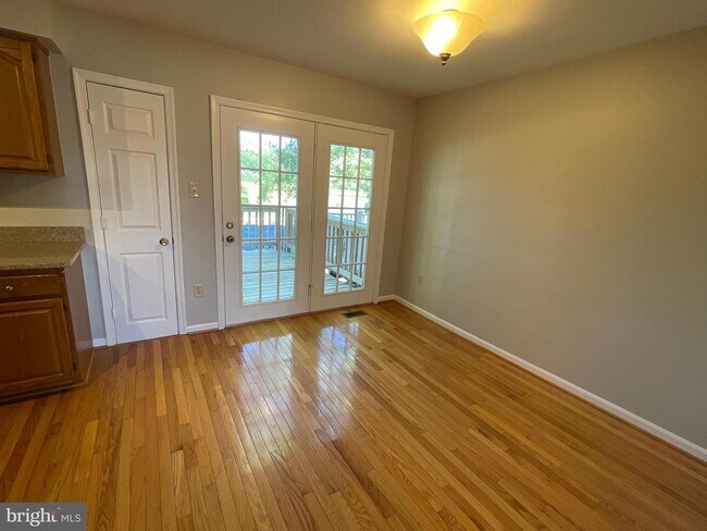 Building Photo - 6575 Ewald Ct