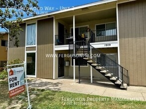 Building Photo - 1909 Wildwood Way