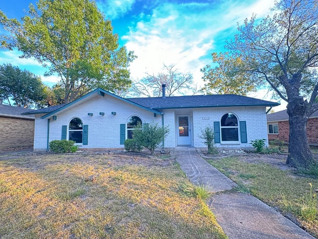 Photo - 3410 Meadow Oaks Dr House