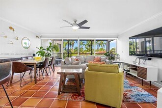 Building Photo - 1100 SE 5th Ct Building Photo - 1100 SE 5th Ct