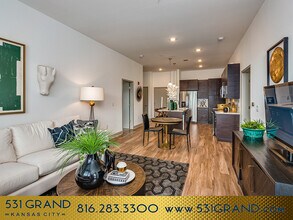 Building Photo - 531 Grand