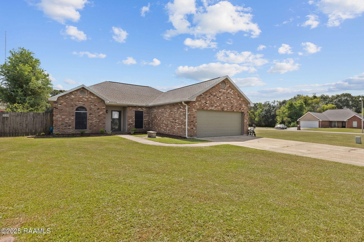 Primary Photo - 133 Herlil Cir