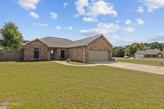 Building Photo - 133 Herlil Cir