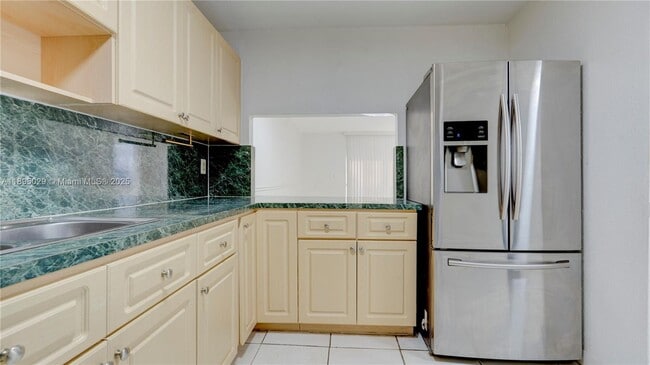 Foto del edificio - 10000 NW 80th Ct