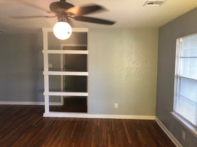 Foto del edificio - 219 Radiance Ave