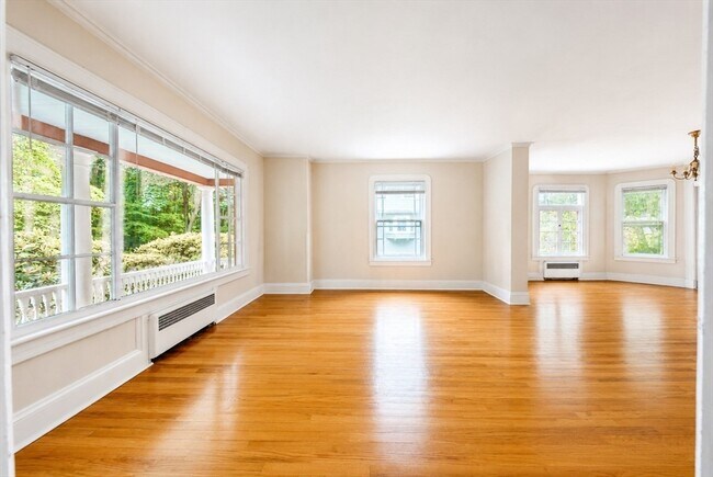 Foto del edificio - 332 Forest Park Ave