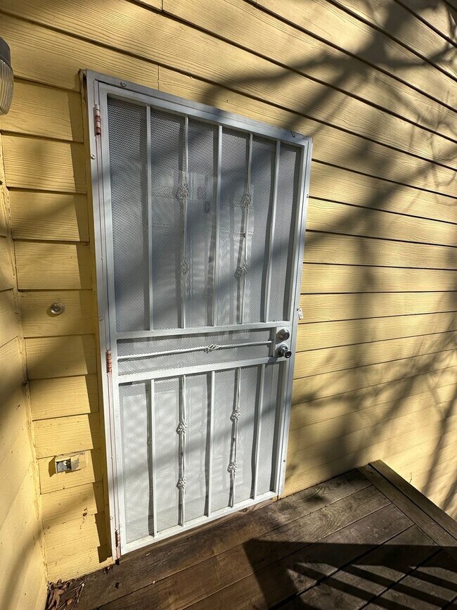 Foto del edificio - Coming Soon! 1 bedroom 1 bath unit!