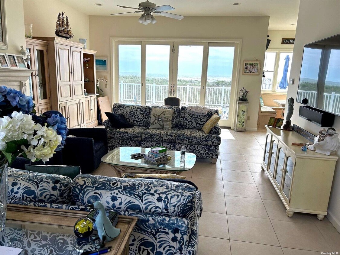 Primary Photo - 705 Dune Rd