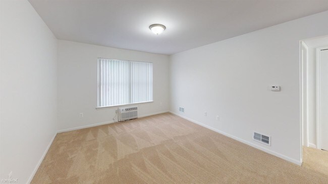 Building Photo - 1 br, 1 bath Apartment - 721 Green Rd Apt 234