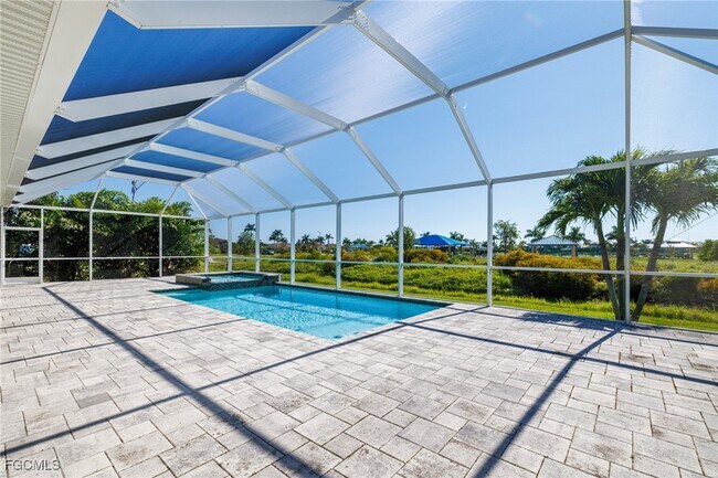 Foto del edificio - 4335 Sands Blvd