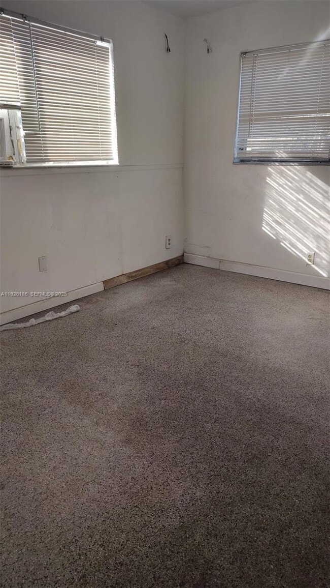 Building Photo - 1940 NE 2nd Terrace