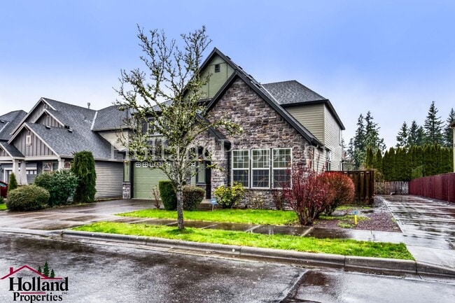 Gorgeous Single-Family Home with Central A/C! - Gorgeous Single-Family Home with Central A/C!