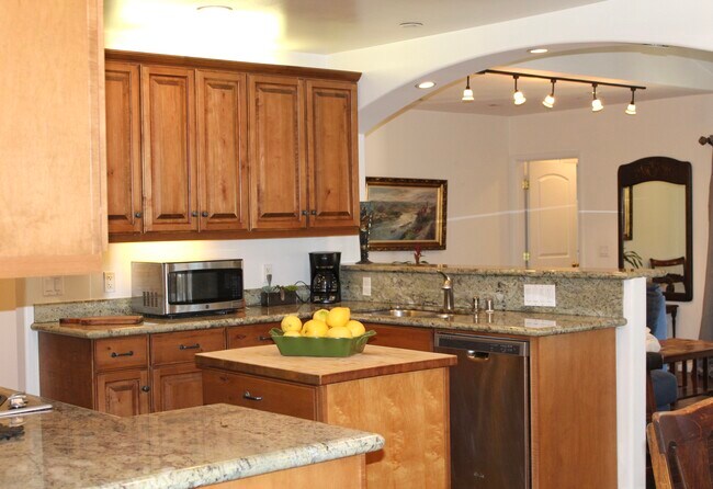 Foto del edificio - 8106 Westlawn Ave