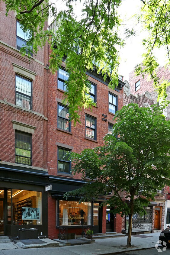 Building Photo - 230 Elizabeth St