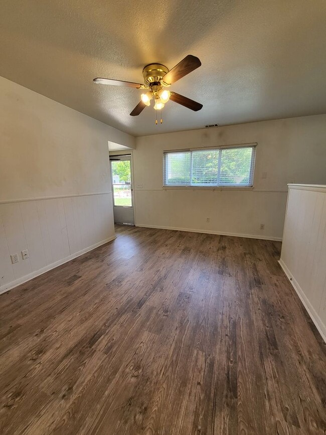 Photo - (3) Bed/(1) Bath w/ Carport Available NOW! House