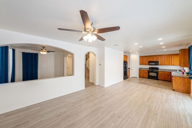 Building Photo - 8333 Oasis Bloom St